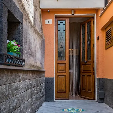 B&B Cortile Aurora Bronte Exterior photo